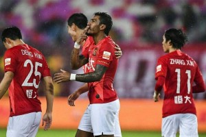 多多28官网- 南特锋线效率低迷，连续三场颗粒无收  