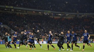  曼联更衣室矛盾曝光，球星与教练组分歧加剧  