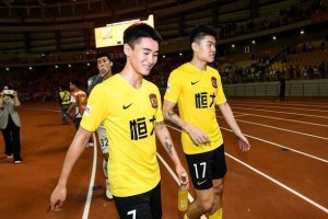  克莱蒙锋线双子星闪耀，默契配合征服媒体  