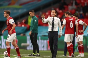  特纳纳火山球队觉醒，格罗索继承意大利左路传承