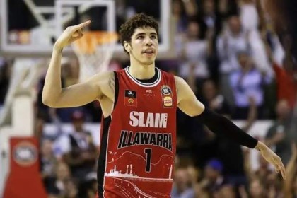 多多28- 黄蜂队，三球拉梅洛受伤，赛季报销影响深远  