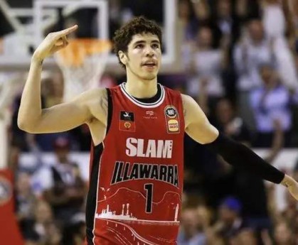 多多28- 黄蜂队，三球拉梅洛受伤，赛季报销影响深远  