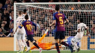 多多28官网- 曼联后防漏洞百出，奥纳纳失误致西汉姆联爆冷取胜  