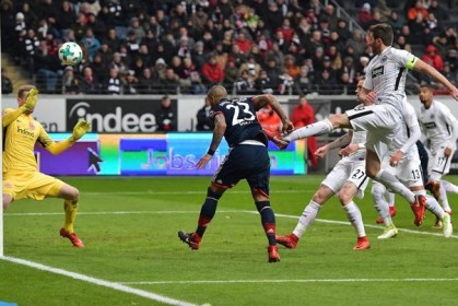  霍芬海姆双星闪耀，客场逼平领头羊拜仁  