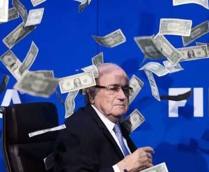 多多28官方网站- 科隆极端球迷抗议票价上涨，俱乐部承诺协商解决  