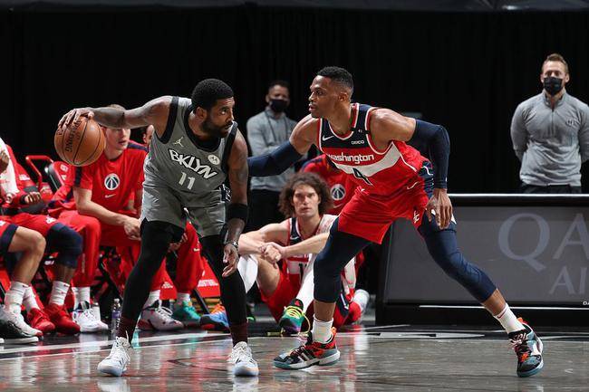 欧文飘逸单打独行侠客场力挫爵士提升排名  欧文飘逸单打独行侠客场力挫爵士提升排名