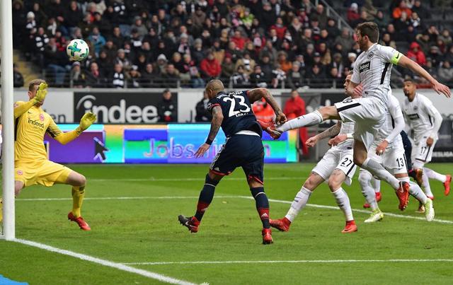  霍芬海姆双星闪耀，客场逼平领头羊拜仁  