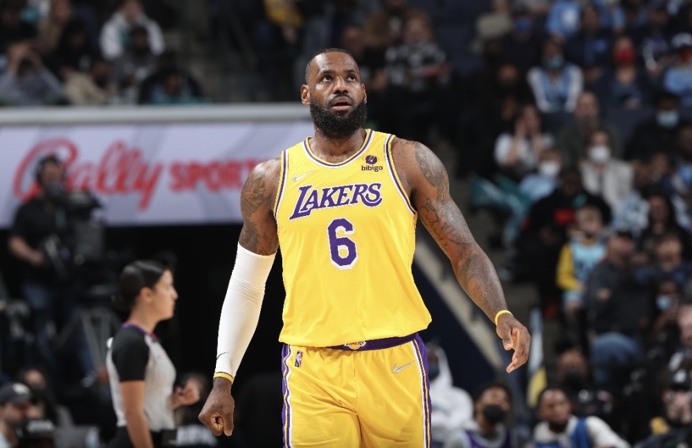  莫兰特复出献准三双，灰熊逆转步行者止跌  