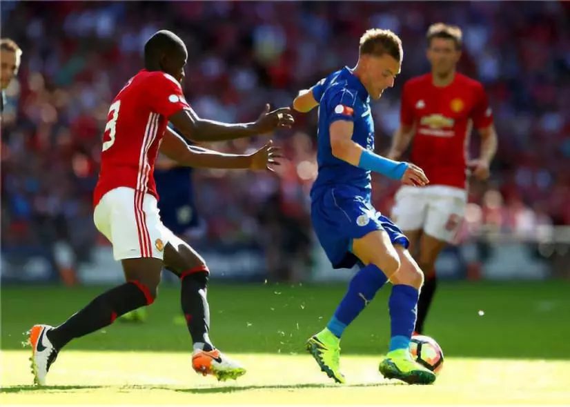  莱斯特城老将瓦尔迪伤愈复出，王权球场欢呼震天  